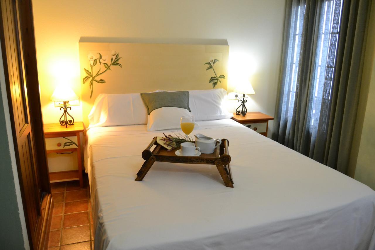 Hostal Toribio กาลาโรซา ภายนอก รูปภาพ